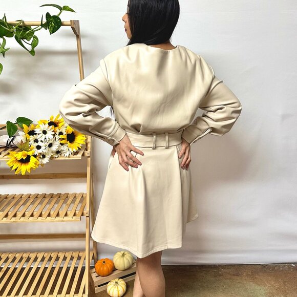 Pearl White Leather Coat - Picture 4 of 7